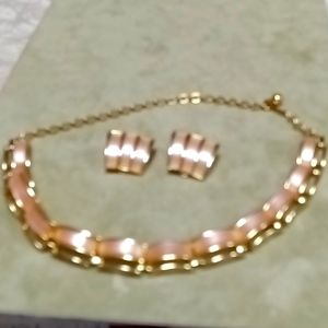 Vintage PINK & GOLD TONE Moonglow Lucite Set